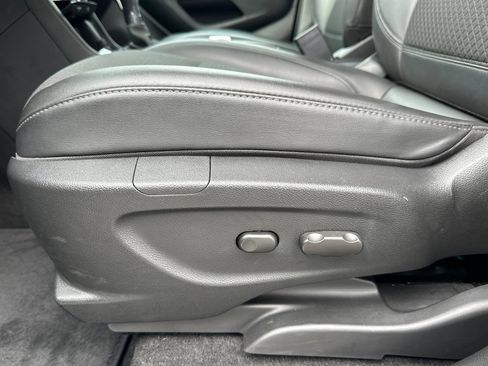 Used 2022 Buick Encore Preferred w/ Safety Package image 16