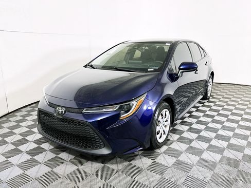 Used 2022 Toyota Corolla LE image 7