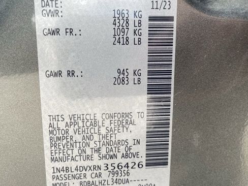 Used 2024 Nissan Altima 2.5 SV image 28