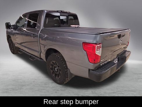 Used 2018 Nissan Titan S image 6