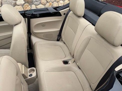 Used 2013 Volkswagen Beetle 2.0T image 33