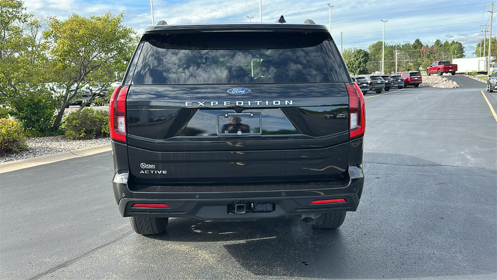Used 2025 Ford Expedition Active AWD/4WD image 7
