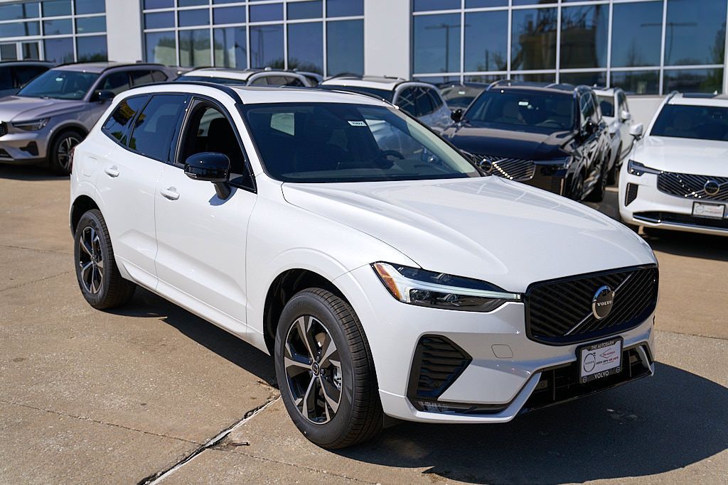 New 2026 Volvo XC60 B5 Core w/ Protection Package AWD/4WD image 4