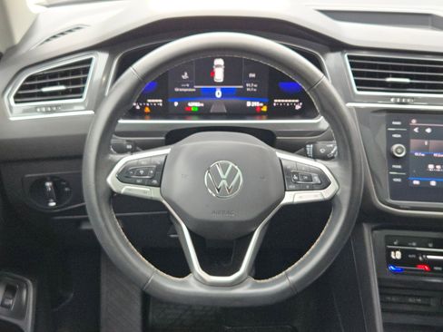 Used 2022 Volkswagen Tiguan SE FWD image 20