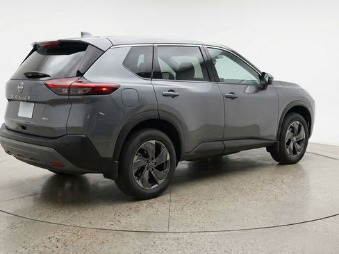 Used 2025 Nissan Rogue SV image 9