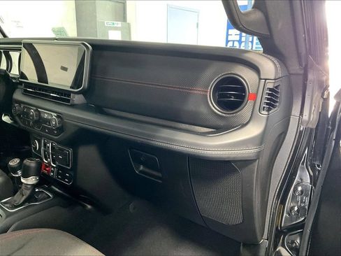 Used 2026 Jeep Gladiator Rubicon AWD/4WD image 12