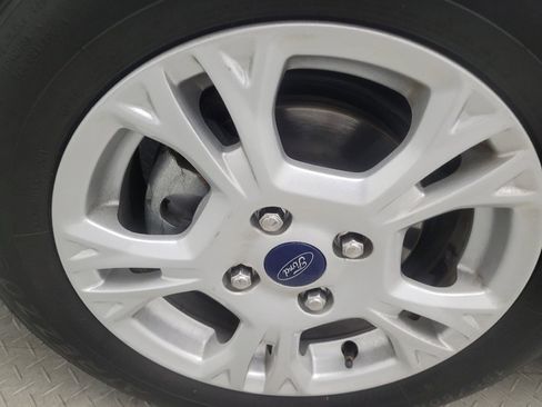 Used 2016 Ford Fiesta SE image 31