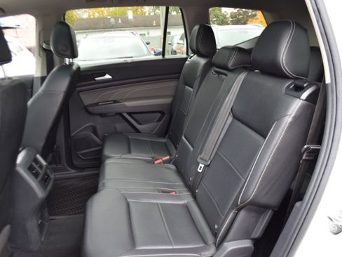 Used 2022 Volkswagen Atlas SEL R-Line image 25