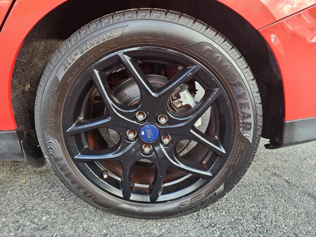 Used 2016 Ford Focus SE w/ Equipment Group 201A FWD image 20