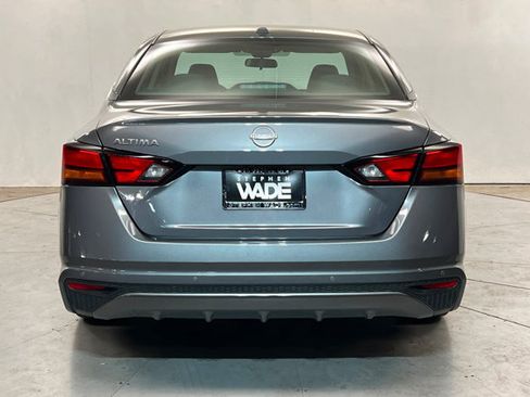 Used 2025 Nissan Altima 2.5 SV FWD image 5