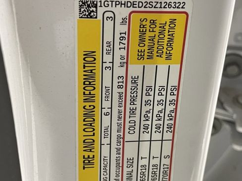 Certified 2025 GMC Sierra 1500 SLT image 29