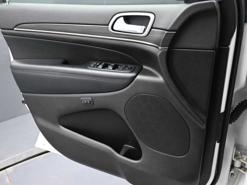 Used 2020 Jeep Grand Cherokee Limited X image 11