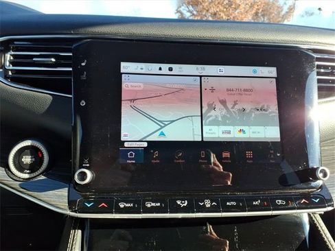 Used 2022 Jeep Wagoneer Series III image 24