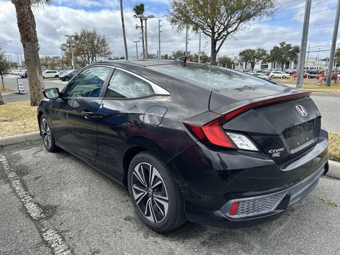 Used 2017 Honda Civic EX-T image 3
