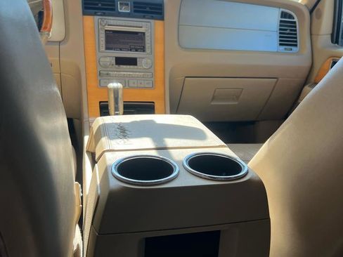 Used 2008 Lincoln Navigator 2WD image 7