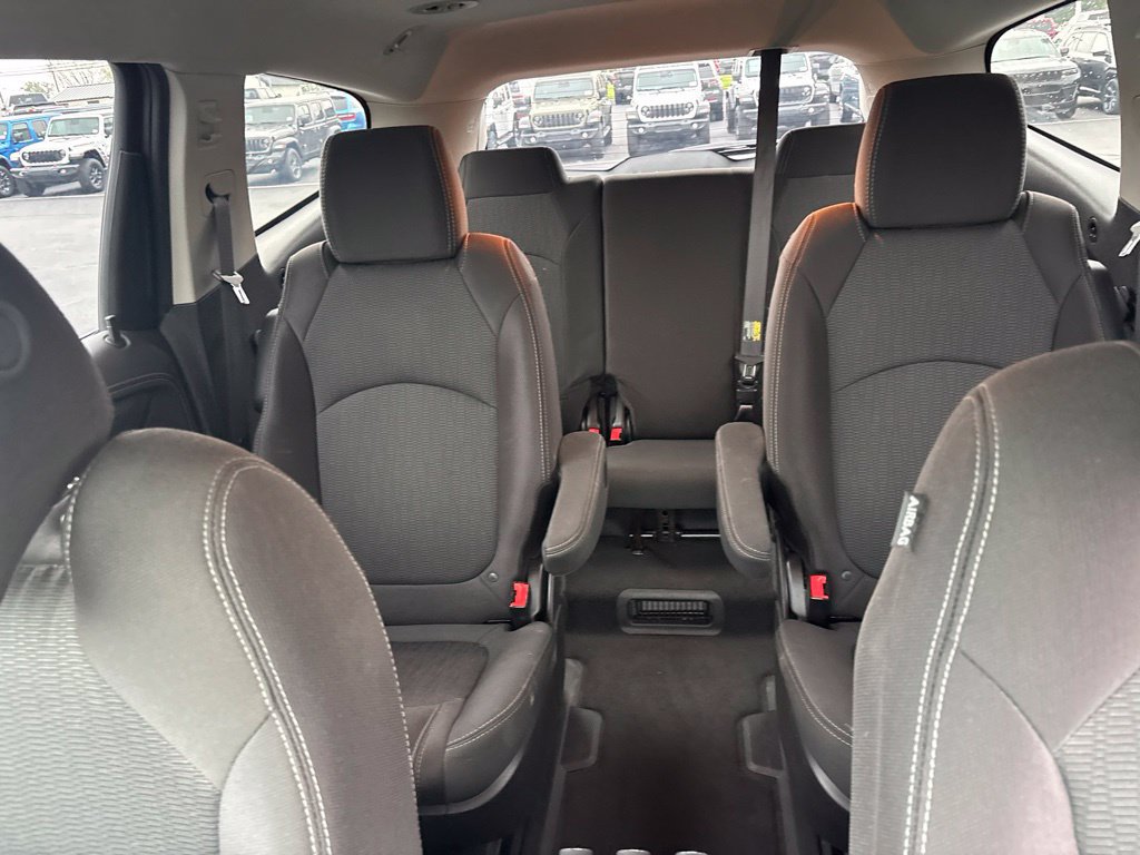 Used 2017 Chevrolet Traverse LT FWD image 24
