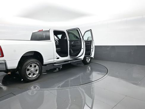Used 2024 RAM 2500 Big Horn AWD/4WD image 27
