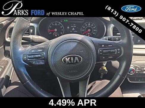 Used 2017 Kia Sorento FWD w/ LX Convenience Package image 4