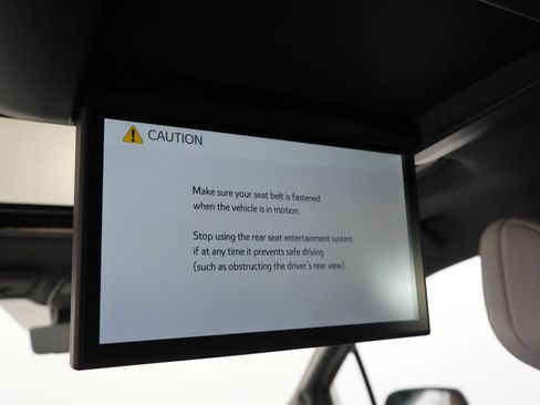 Used 2023 Toyota Sienna XSE AWD/4WD image 17