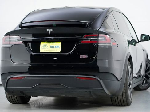 Used 2022 Tesla Model X Plaid image 5