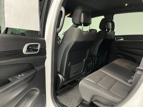 Used 2020 Jeep Grand Cherokee Laredo AWD/4WD image 44