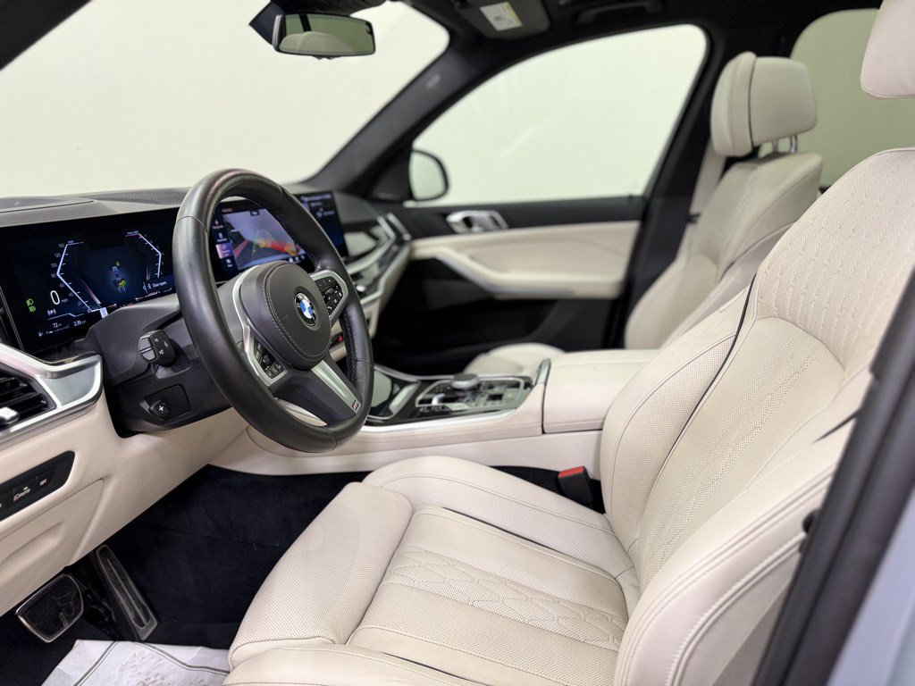 Used 2024 BMW X5 xDrive40i w/ M Sport Package AWD/4WD image 6