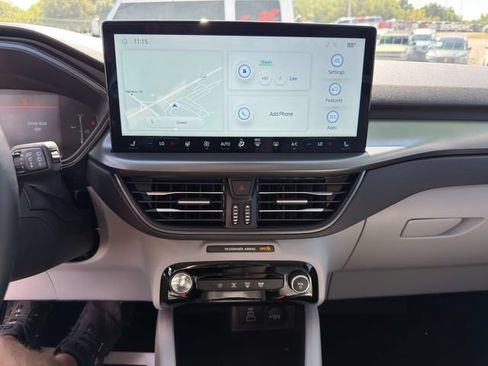 Used 2025 Ford Escape SE FWD image 24