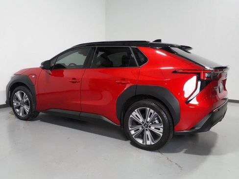 Used 2023 Subaru Solterra Touring AWD/4WD image 8