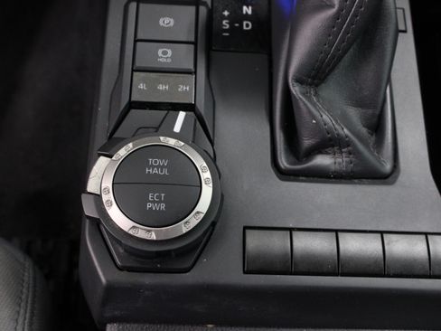 Used 2024 Toyota Tacoma SR5 AWD/4WD image 21