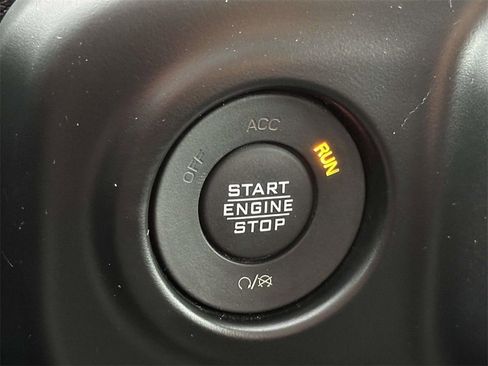 Used 2022 Jeep Wrangler Unlimited Willys image 8