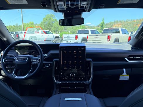 New 2026 GMC Yukon Denali AWD/4WD image 16