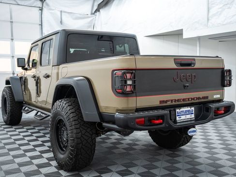 Used 2020 Jeep Gladiator Rubicon AWD/4WD image 6