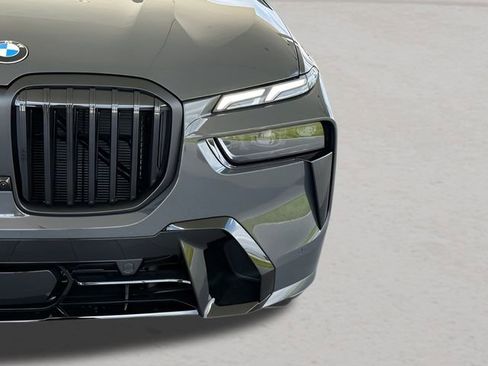 Certified 2026 BMW X7 xDrive40i w/ M Sport Package AWD/4WD image 13