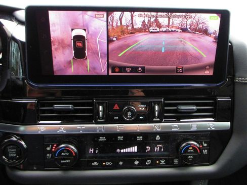 New 2026 Nissan Pathfinder Platinum image 17