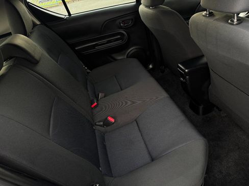 Used 2016 Toyota Prius C Two image 10