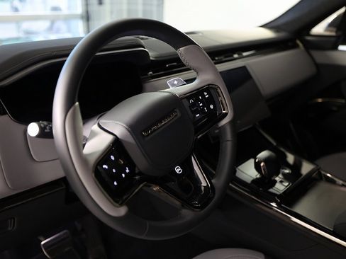 Used 2025 Land Rover Range Rover Sport SV Edition Two image 22