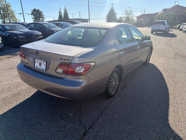 Used 2004 Lexus ES 330 w/ Premium Pkg FWD image 6