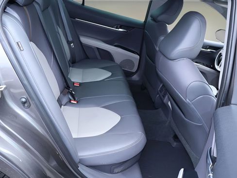 Certified 2020 Toyota Camry XLE image 18