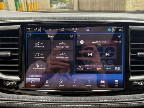 Used 2026 Chrysler Pacifica Limited FWD image 21