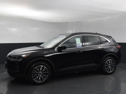 New 2024 Ford Escape SE w/ PHEV Premium Package image 2