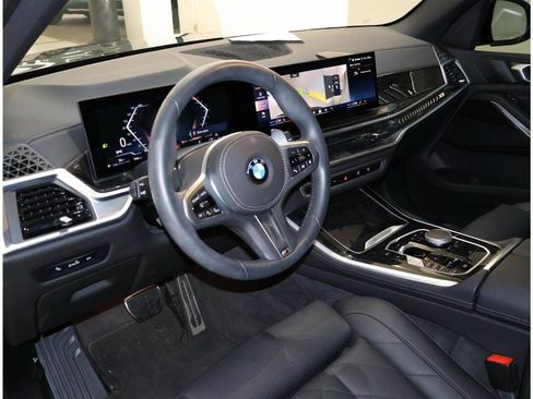 Used 2025 BMW X5 sDrive40i w/ M Sport Package RWD image 11