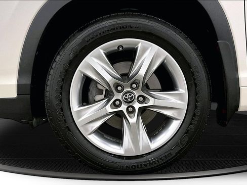 Used 2017 Toyota Highlander Limited AWD/4WD image 33
