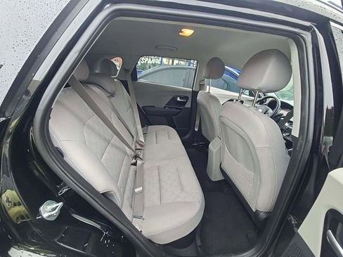 Used 2020 Kia Niro LXS image 7