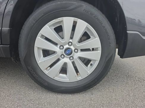 Used 2019 Subaru Outback 2.5i Premium AWD/4WD image 11