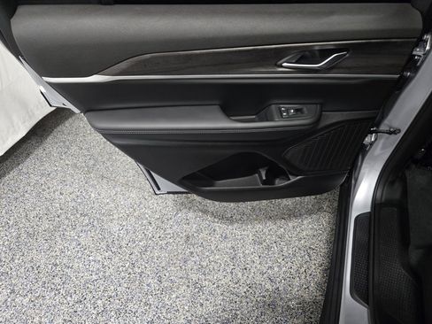 New 2025 Jeep Grand Cherokee L Limited w/ Trailer Tow Package image 22