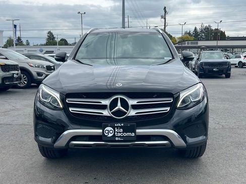 Used 2018 Mercedes-Benz GLC 300 4MATIC image 4