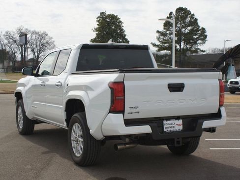 Certified 2025 Toyota Tacoma SR5 image 14