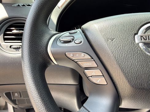 Used 2019 Nissan Pathfinder S AWD/4WD image 24