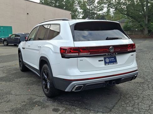 Used 2025 Volkswagen Atlas Peak Edition SE image 8