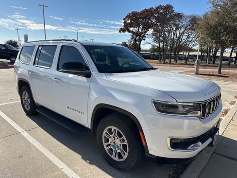 Used 2023 Jeep Wagoneer 4WD image 1